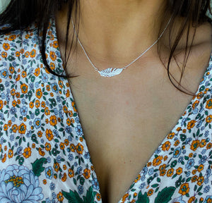 Liber Feather Necklace