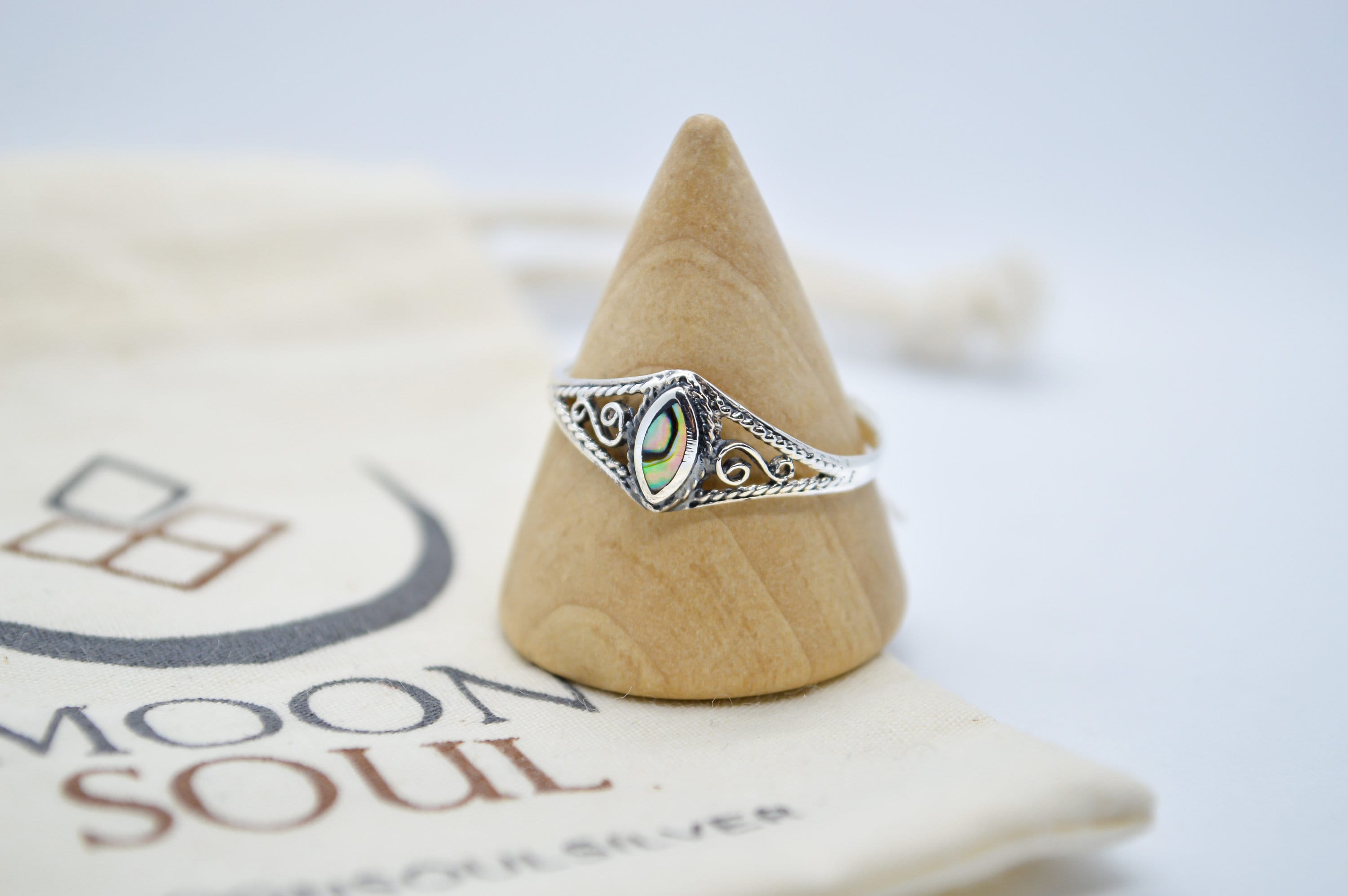 Aylin Abalone Ring