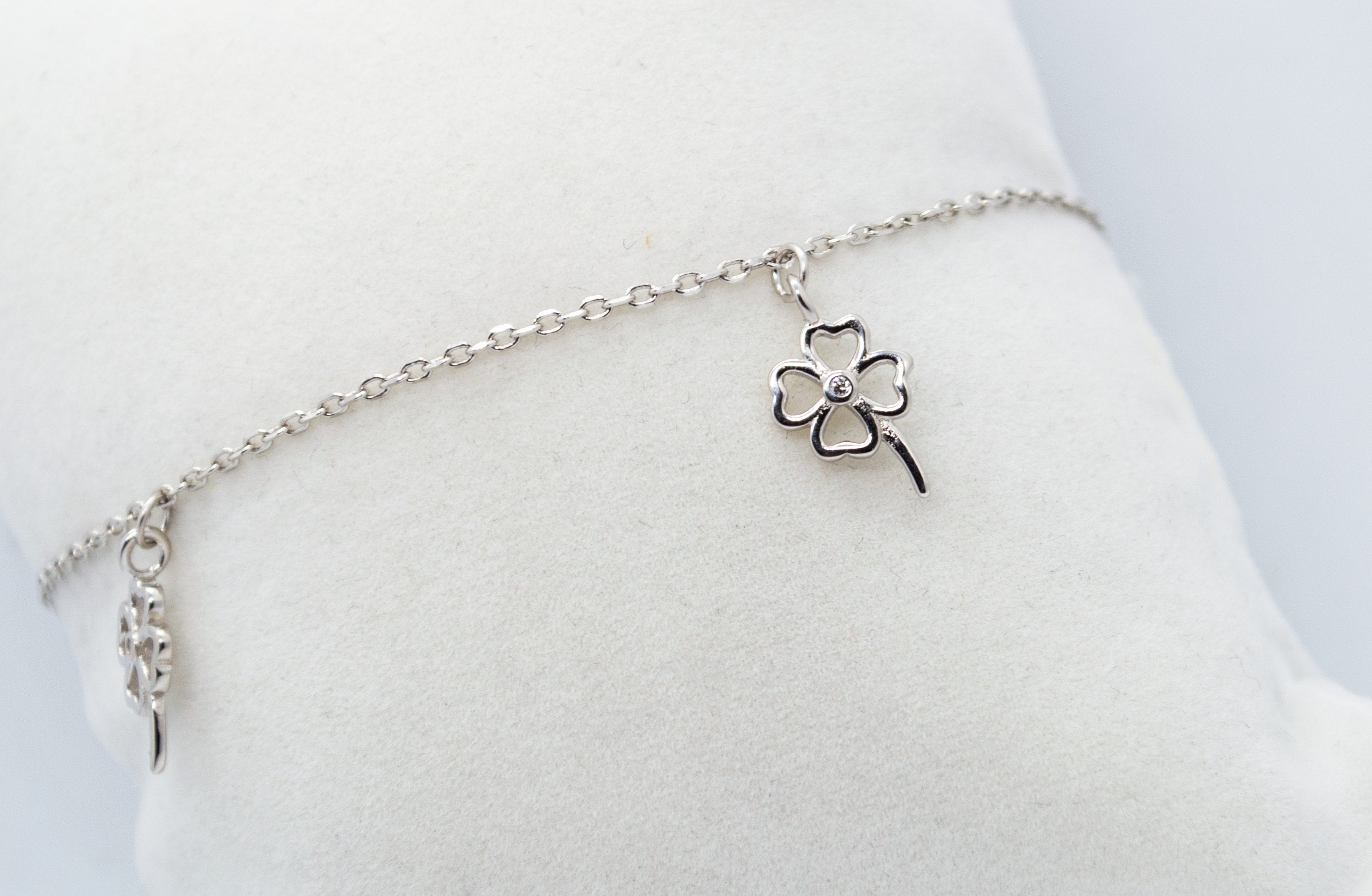 Clover Dangle Bracelet